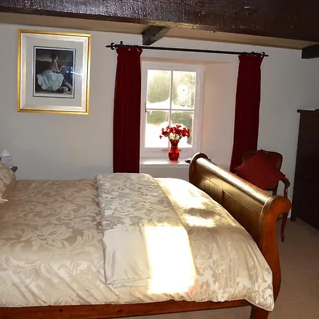 ベッド・アンド・ブレックファスト The Old Mill House 4*