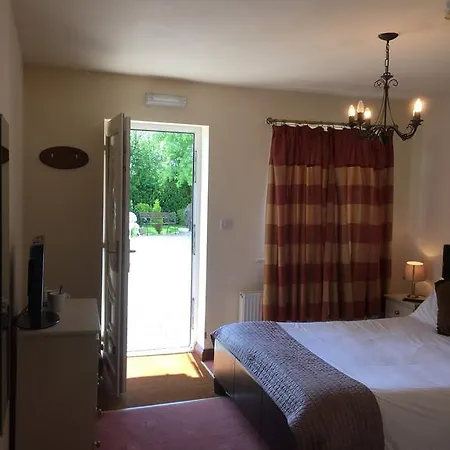 ベッド・アンド・ブレックファスト The Old Mill House 4*